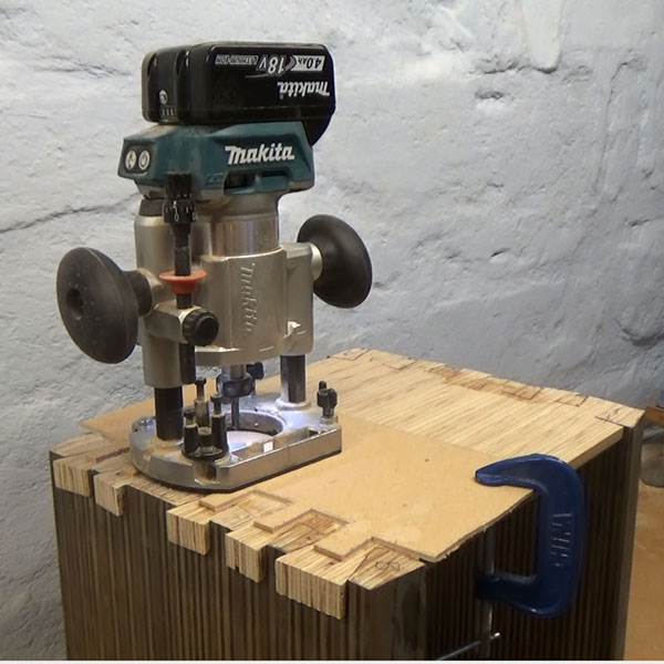 gevogelte Buskruit fort Routing: small, beautiful & cordless | The Woodworker - Home of Get  Woodworking