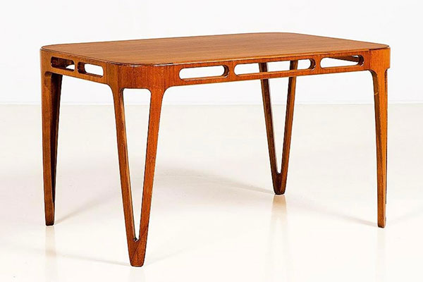 0822-fri-5-mahog-table-400-5
