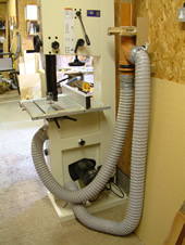 bandsaw with dust extraction
