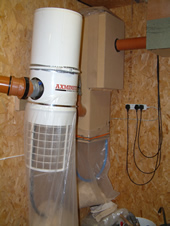 Wall mounted extractor