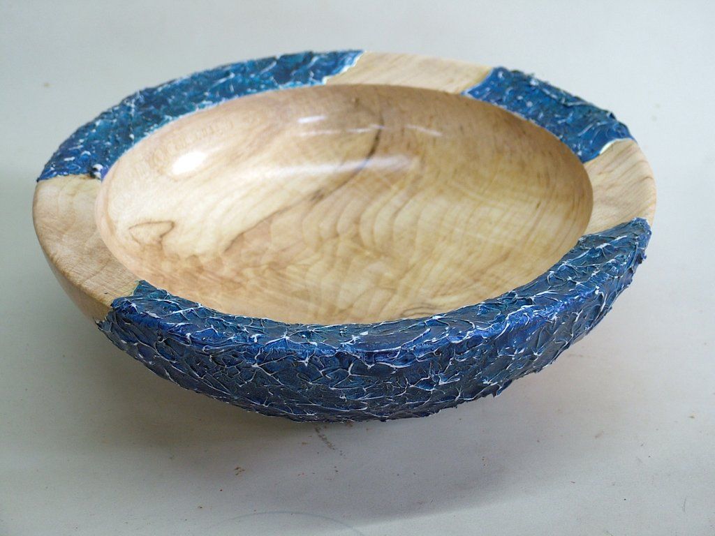 Colin Simpson's stunning textured and airbrushed bowl