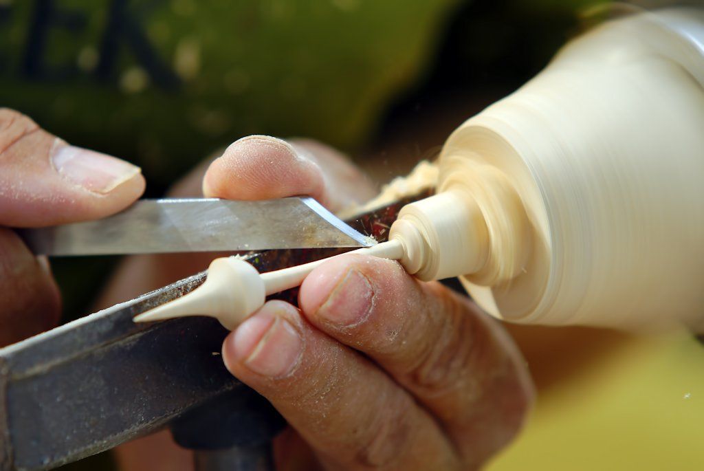 Peter Bishop’s guide to learning about lathes covers all bases