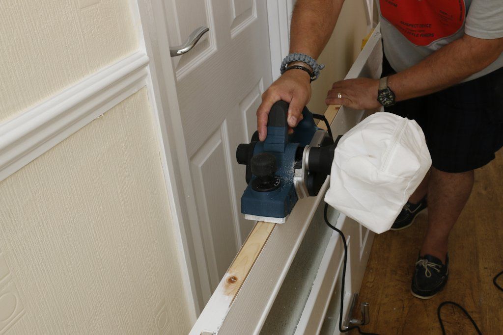 Easing and fitting doors are bread and butter work for the Bosch GHO 26-82 D Professional planer