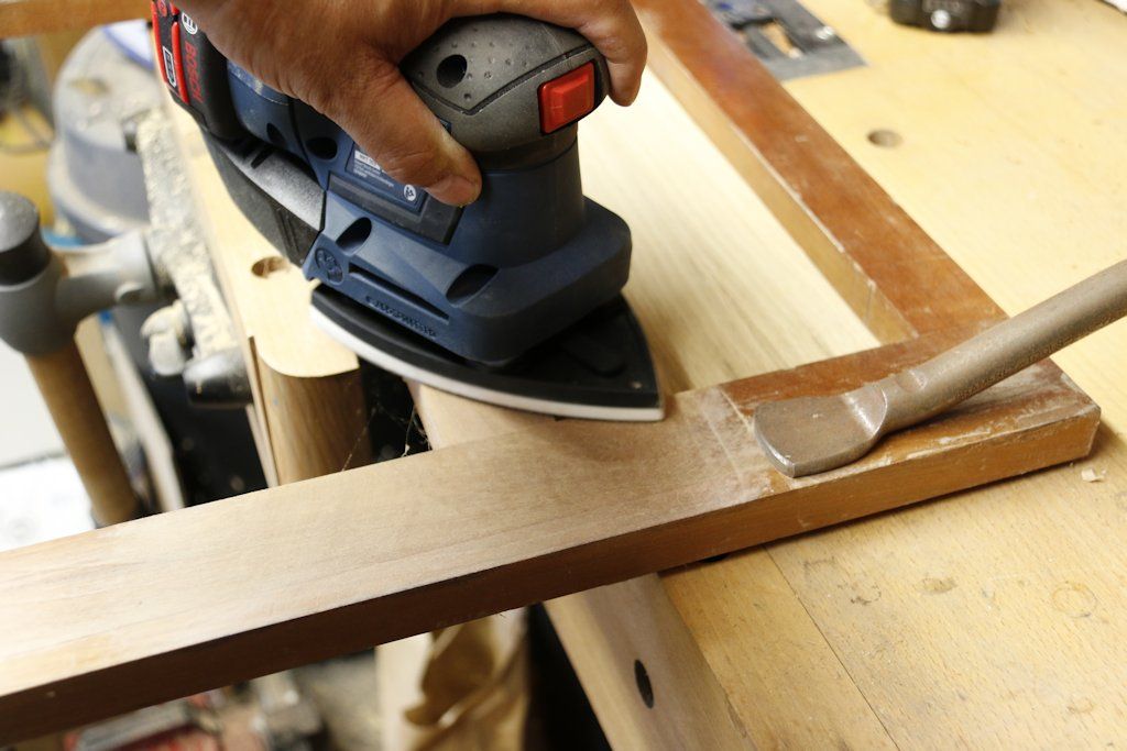 Using the Bosch GSS 18V-10 cordless orbital sander, general flat sanding work is very efficient