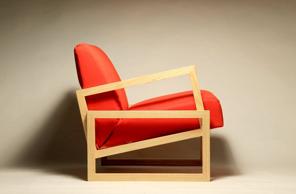 The completed chair with cushions in place…