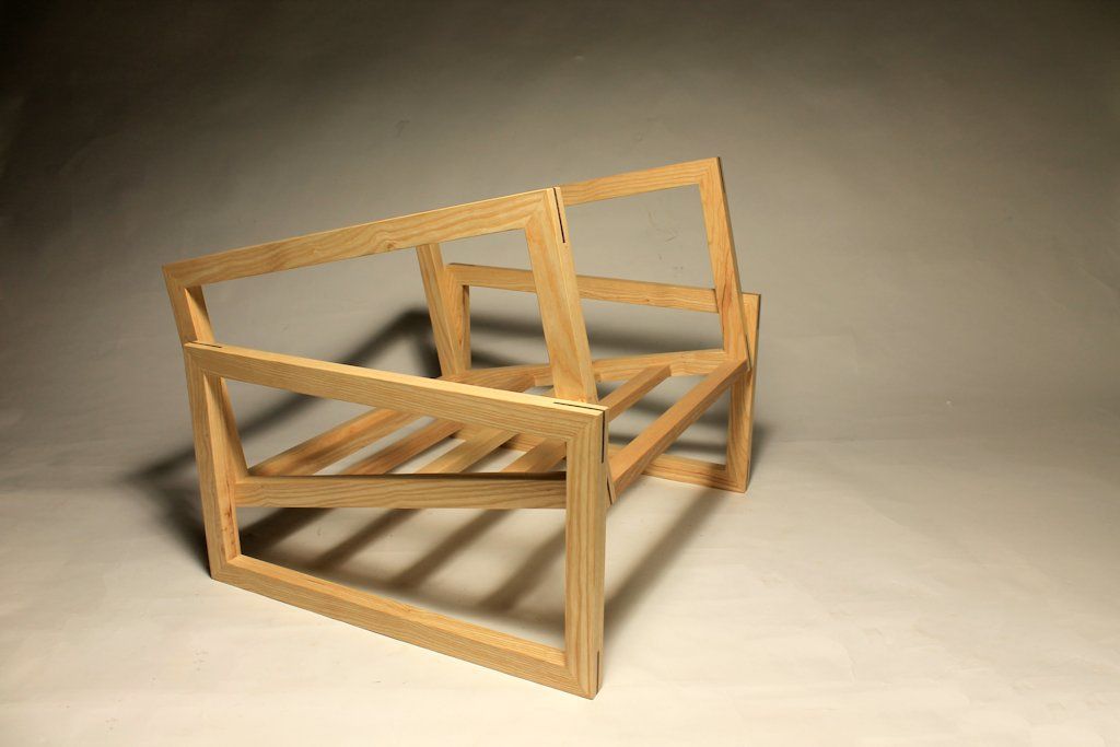 … and without, showing the simple but effective box frame