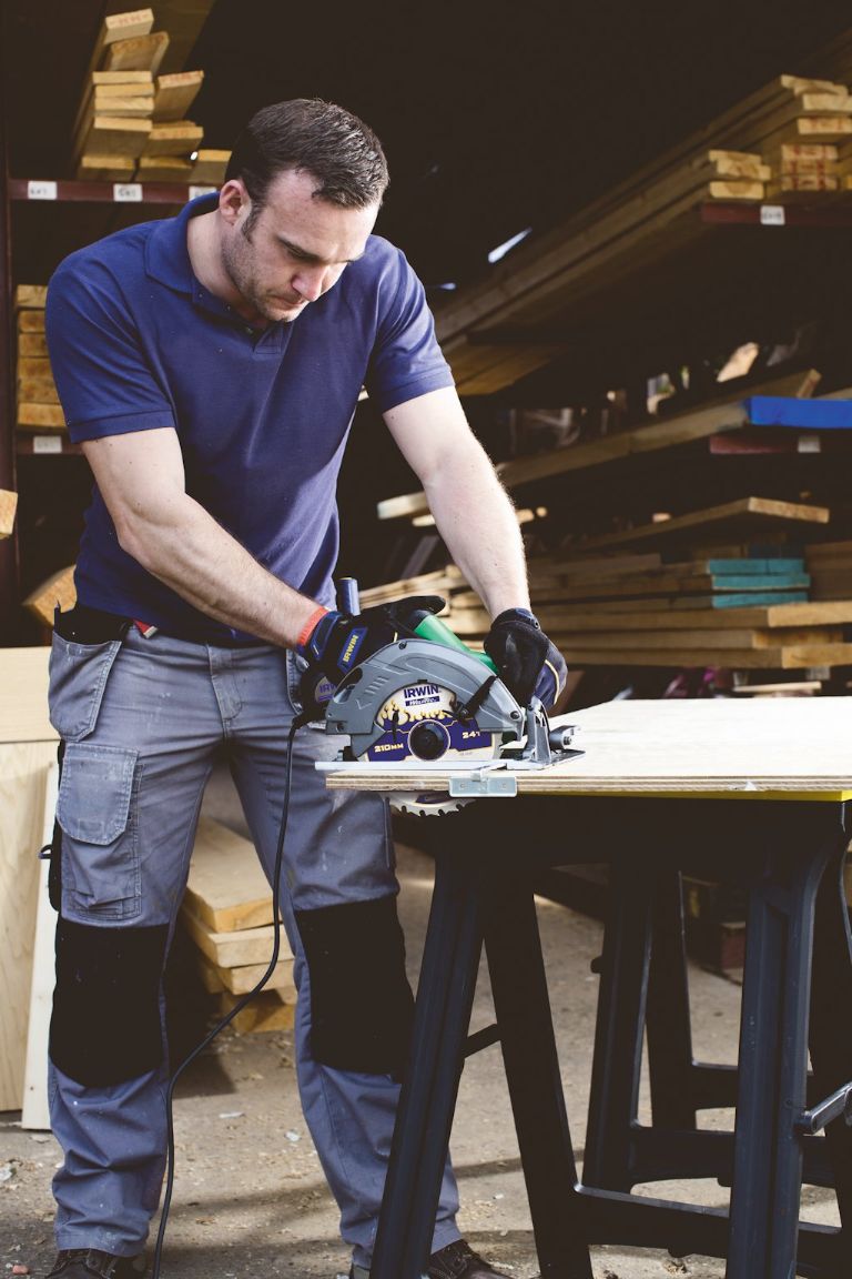 IRWIN WeldTec circular saw blades deliver 50% longer life and are extremely durable even under extreme working conditions