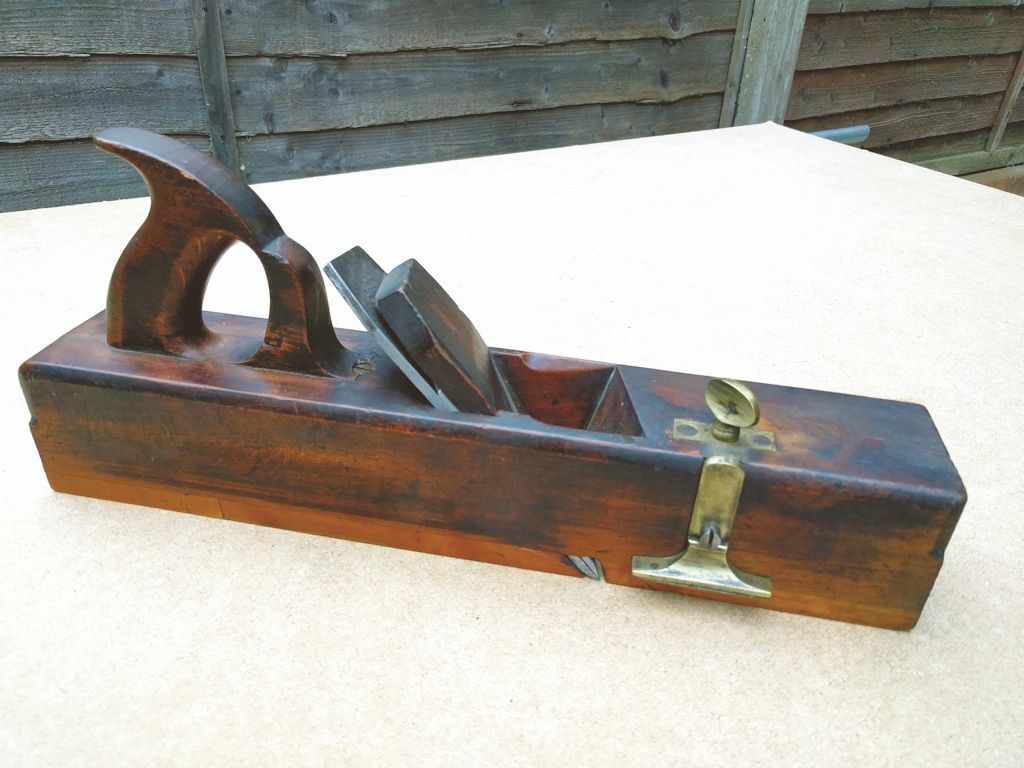 A very nice badger plane made by John Arnold at his Bloomsbury premises, sometime between 1831-1846