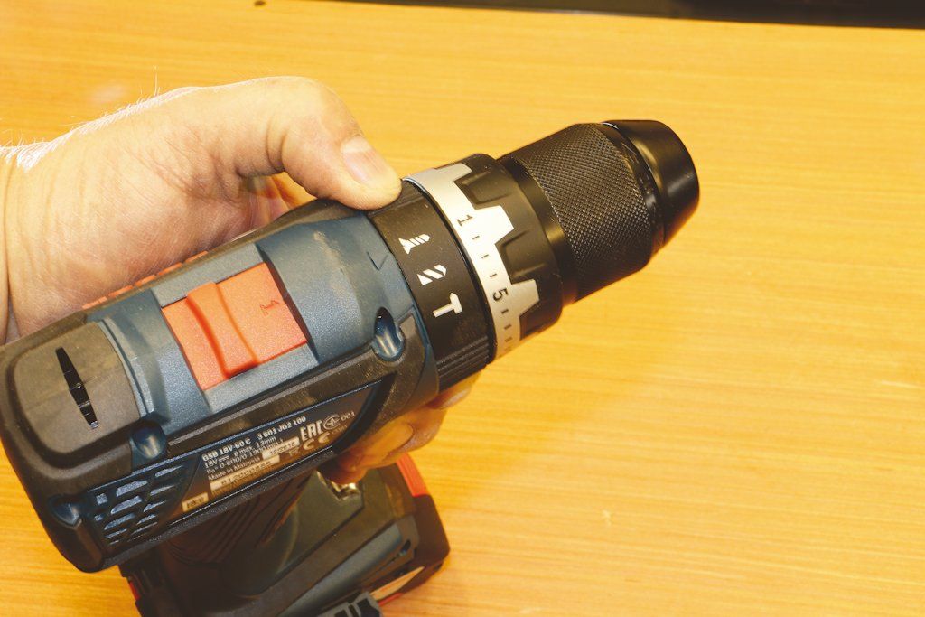 A dual collar system allows the torque setting to be overridden for hammer and standard drilling