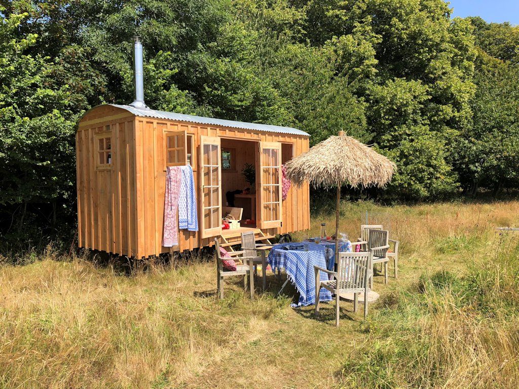 Eoin Gibbs’ wonderful shepherd’s hut, which he was recently commissioned to make while studying at The Chippendale International School of Furniture